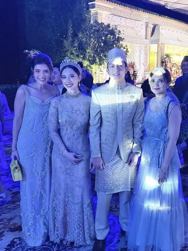 Carissa Puteri saat Kondangan Rio Haryanto dan Athina. [@carissa_puteri]