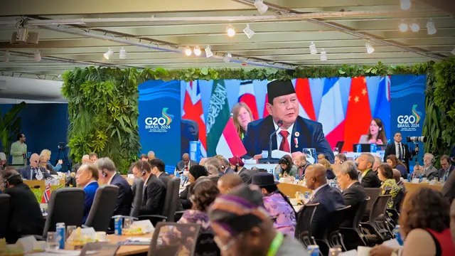 Presiden Republik Indonesia Prabowo Subianto berbicara di depan para pemimpin negara G20 di Rio de Janeiro, Brasil. (Foto: Laily Rachev - Biro Pers Sekretariat Presiden)