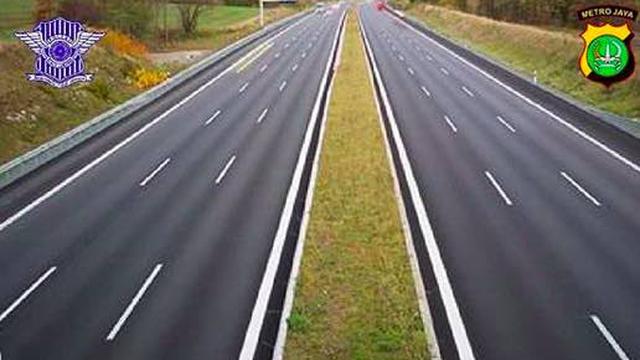 6. Garis Putih Putus-Putus