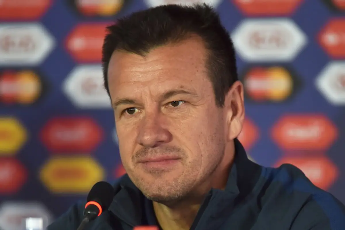 Carlos Dunga dalam konferensi pers Copa America