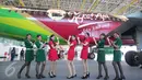 Sejumlah wanita cantik saat mengenalkan Pesawat Citilink-Kapal Api di Bandara Soetta, Tangerang,(6/11/2015). Pesawat Citilink-Kapal Api tersebut akan terbang mengelilingi nusantara dimana akan membawa aroma kopi Kapal Api. (Liputan6.com/Angga Yuniar)