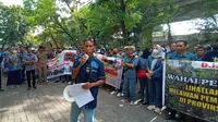 Ribuan TPOP demo di Dinas SDA CKTR Sulsel (Liputan6.com/Istimewa)