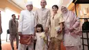 Setalah sambutan dari kedua mempelai dilanjutkan dengan pembacaan ayat suci Al Quran sebelum akhirnya proses akad nikah dimulai. (Adrian Putra/Bintang.com)