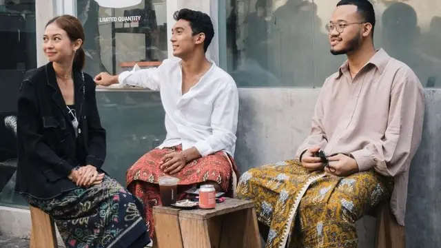 Kampanyekan Gerakan Berkain, Swara Gembira Fokus Pada Generasi Muda Indonesia