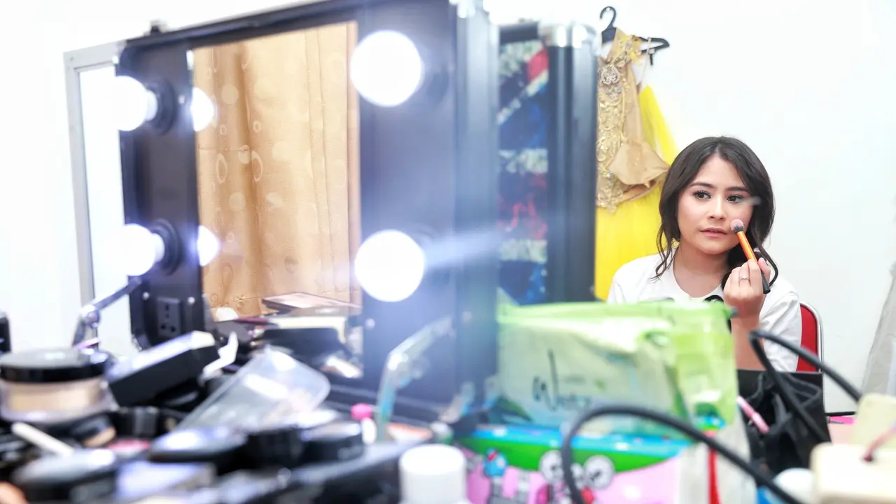 [Bintang] Prilly Latuconsina