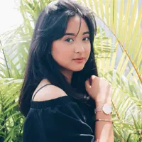 Makeup simpel. (foto: Instagram/@dessyaditya)