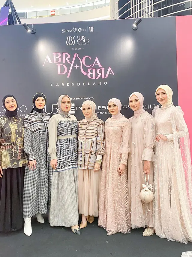 6 Potret Nabila Syakieb Pakai Hijab di Acara Fashion Zaskia Sungkar, Curi Perhatian