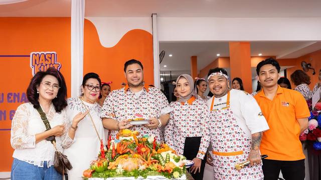 Ivan Gunawan Buka Bisnis Kuliner Baru, Harga Mulai 15 Ribu dan Bikin Perut Kenyang