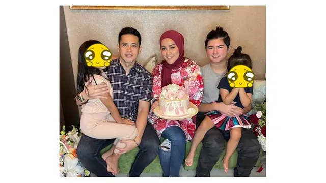 Tepis Isu Perceraian, Ini 6 Potret Mesra Olla Ramlan dan Aufar Hutapea