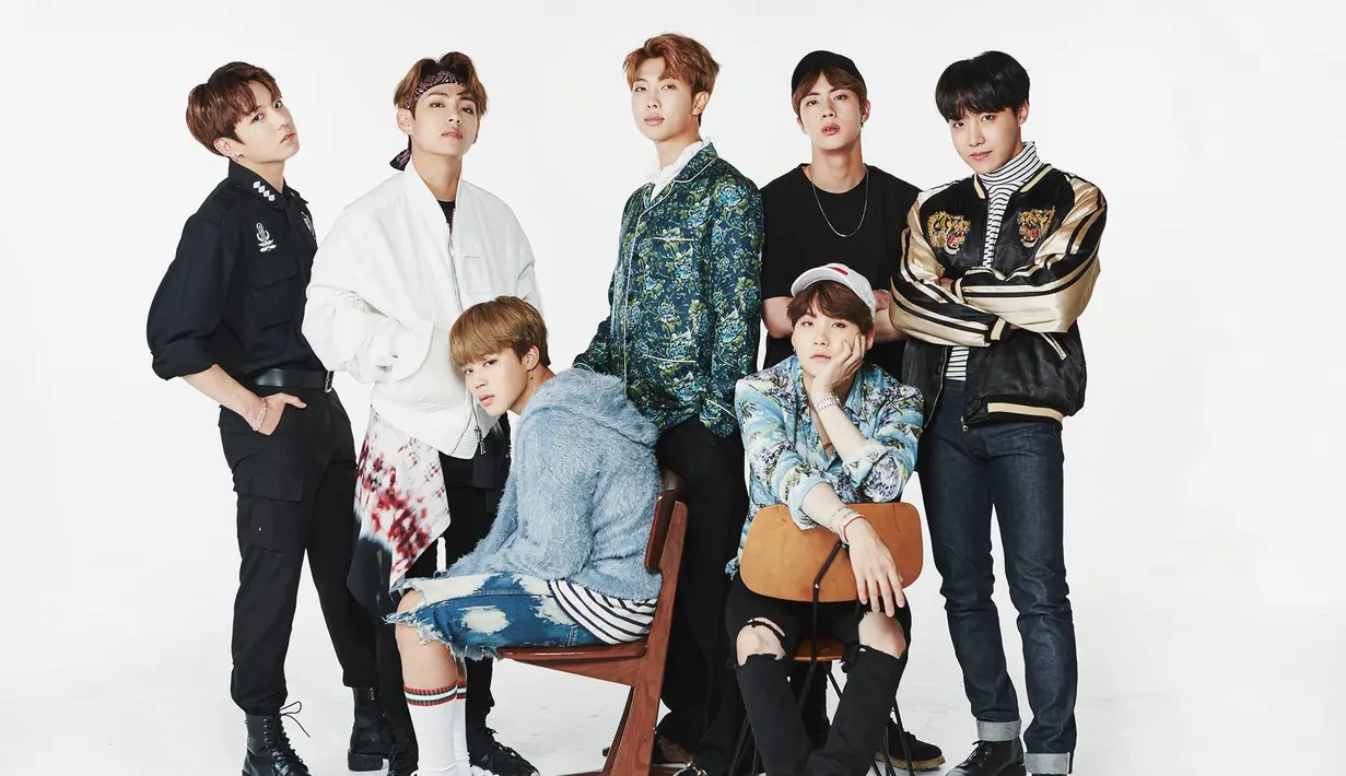 "Kami merasakan kebahagiaan dan kesulitan bersama. Aku memberikan semangat kepada penggemar dengan menyanyikan lagu Breath milik Lee Hi," tutur Jungkook. (Foto: koreaboo.com)