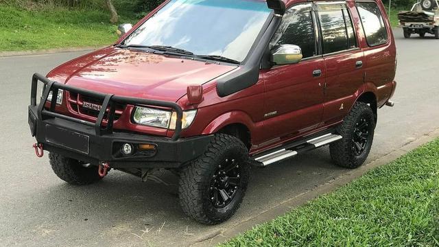 Modifikasi Isuzu Panther (Instagram/@pantherholic)