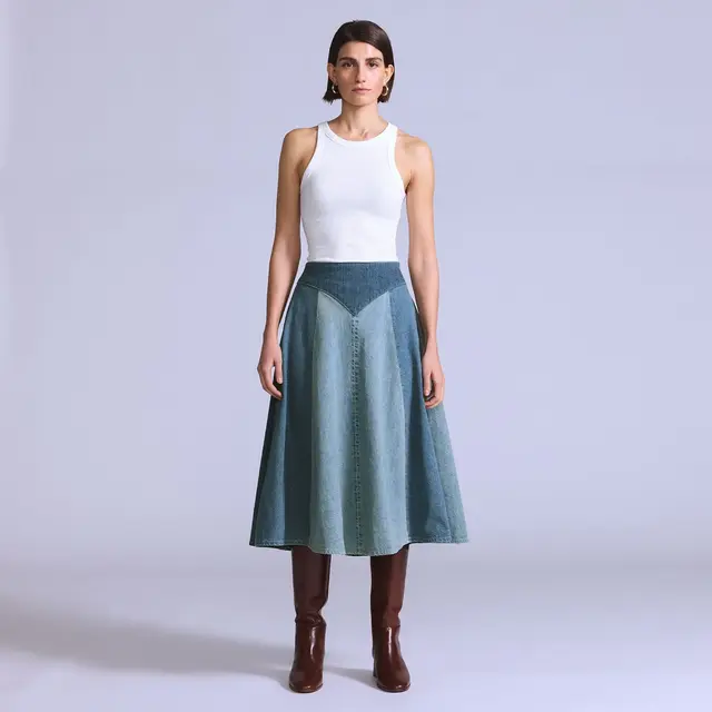 Naikkan Level Denim Maxi Skirt untuk Acara Semi-Formal