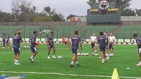 Persib Bandung menggelar sesi latihan di Stadion Siliwangi, Kota Bandung. (Bola.com/Erwin Snaz)