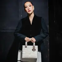 Bunga Citra Lestari dengan tas mewah (Instagram/itsmebcl)