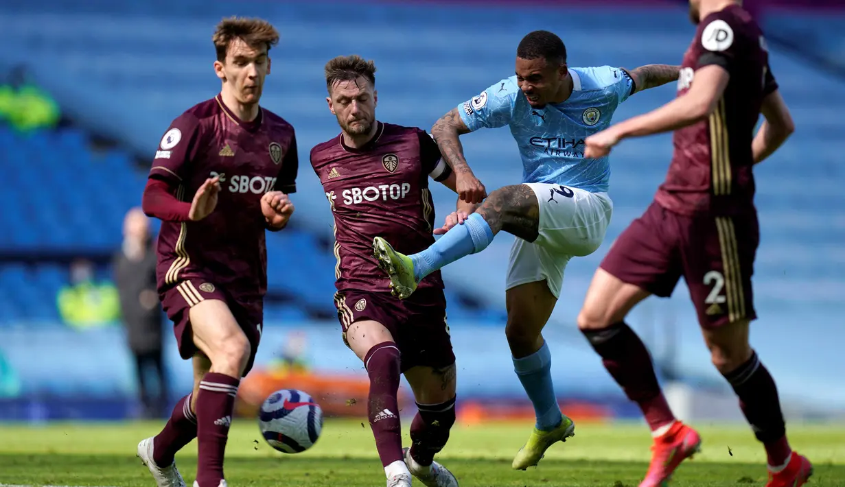 Leeds mengakhiri laga dengan kemenangan 2-1. Man City patut meratapi kekalahan ini karena mereka membuang begitu banyak peluang emas. (Foto: AFP/Pool/Tim Keeton)