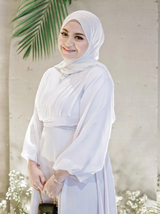 Nathalie Holscher. (Foto: Dok. Instagram @nathalieholscher)