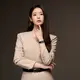 Aktris dan penyanyi Korea Selatan IU tampil formal saat dipilih jadi brand ambassador Jaeger-LeCoultre (Jaeger-LeCoultre)