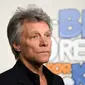 Jon Bon Jovi pernah bekerja sebagai dekorator acara natal. (ANGELA WEISS / AFP)