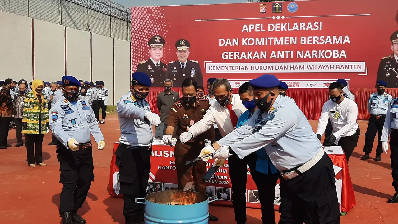 Pemusnahan handphone di Lapas Klas I Tangerang, Jumat (3/7/2020).