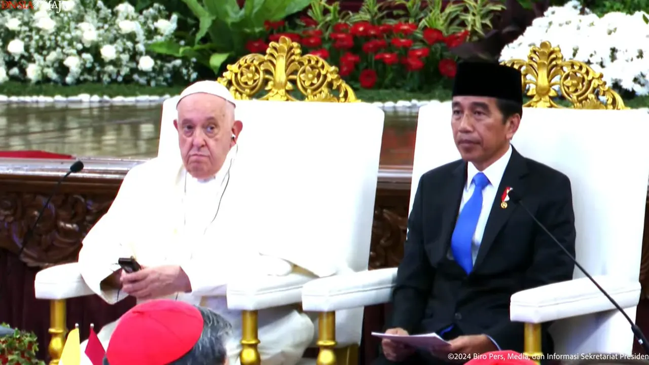 Paus Fransiskus dan Presiden Jokowi di Istana Kepresidenan, Jakarta, Rabu (4/9/2024).