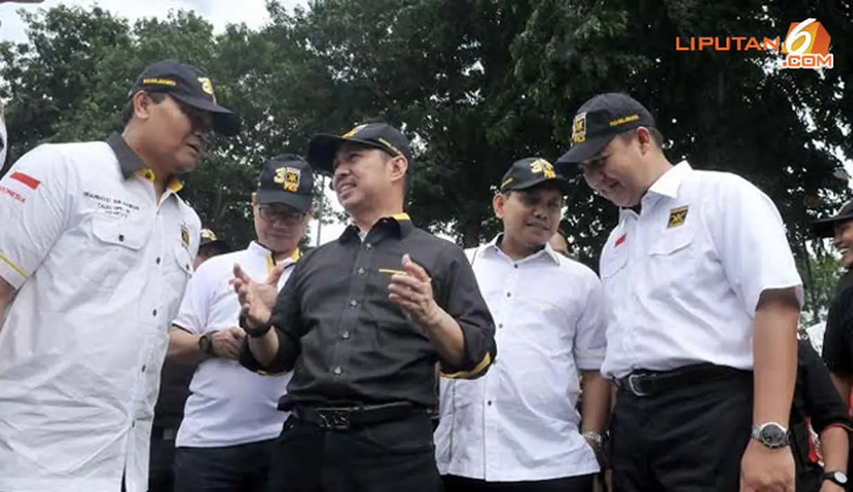 Presiden PKS, Anis Matta ikut hadir dalam apel siaga yang dilakukan para kader PKS  (Liputan6.com/Andrian M Tunay)
