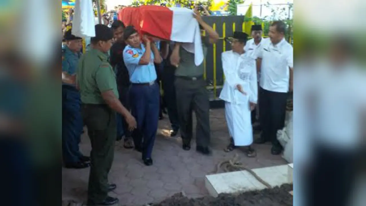 Istri Bung Tomo Dimakamkan