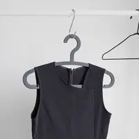 ilustrasi cara mencuci baju hitam/Henry &amp; Co./unsplash