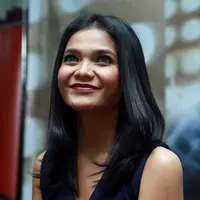 “Semoga album ini bisa sampai di hati karena ada cerita tentang galau, cinta, bagaimana move on. Itu adalah rangkaian dalam kehidupan manusia yang tidak akan pernah lepas. Aku rangkum dalam album 'Love & Kiss'," kata Citra. (Deki Prayoga/Bintang.com)