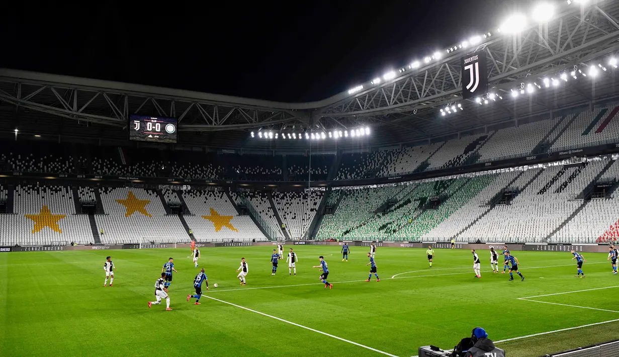 Suasana pertandingan Serie A antara Inter Milan dan Juventus di Allianz Stadium, Turin, Italia, Minggu (8/3/2020). Pertandingan yang dimenangkan Juventus 2-0 itu digelar tanpa penonton akibat kekhawatiran akan penyebaran virus corona (COVID-19). (Marco Alpozzi/LaPresse via AP)