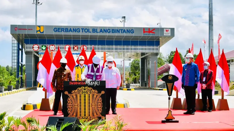 Presiden Jokowi saat meresmikan jalan Tol Sigli-Banda Aceh. (Dok: Setpres)