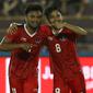 Duo penyerang Timnas Indonesia U-23, Saddil Ramdani dan Witan Sulaeman, saat menghadapi Timor Leste dalam laga Grup A sepak bola SEA Games 2021, Selasa (10/5/2022). (Bola.com/Ikhwan Yanuar Harun)