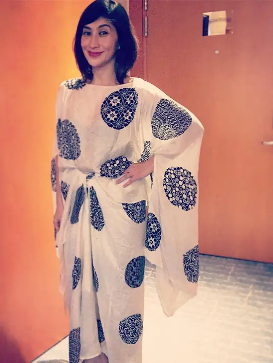 Membatasi anak-anaknya dalam penggunaan gadget karena Shelomita Diah paham sekali soal dampak negatifnya. Di sisi lain, ia juga menyadari kalau di kehidupan yang sekarang ini gadget juga berperan penting. (Instagram/shelomitadiah)