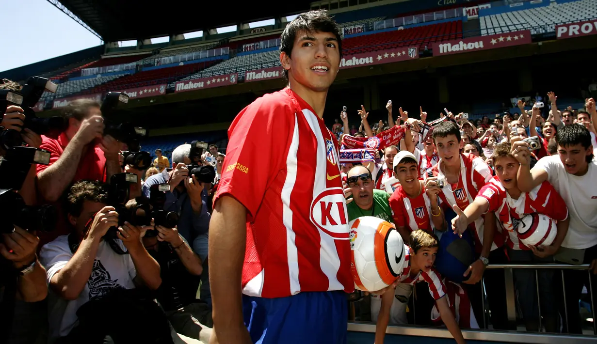 Pada awal musim 2006/2007 ia pindah ke Atletico Madrid dengan mahar senilai 23 juta euro dan berstatus sebagai salah satu pemain muda terbaik di dunia. (AFP/Bru Garcia)