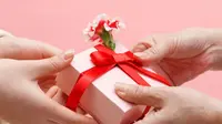 Apa saja ya, fakta dibalik pembelian hadiah valentine?