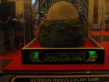 Pameran Artefak Rasulullah SAW dan Sahabat yang digelar di Masjid At-Tin, Jakarta Timur, Sabtu (25/3/2023). (merdeka.com/Imam Buhori)