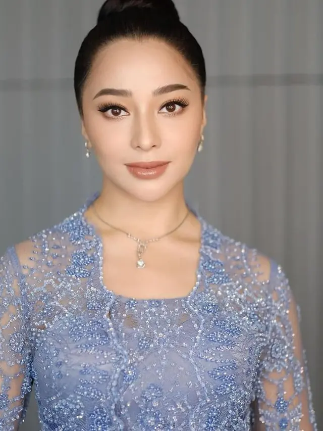 8 Adu Gaya Kondangan Nikita Willy dan Erina Gudono Pakai Kebaya saat Hamil, Bisa Jadi Inspirasi untuk Bumil