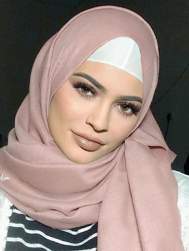 8 Editan Foto Artis Hollywood Edisi Ramadan Ini Bikin Geleng Kepala