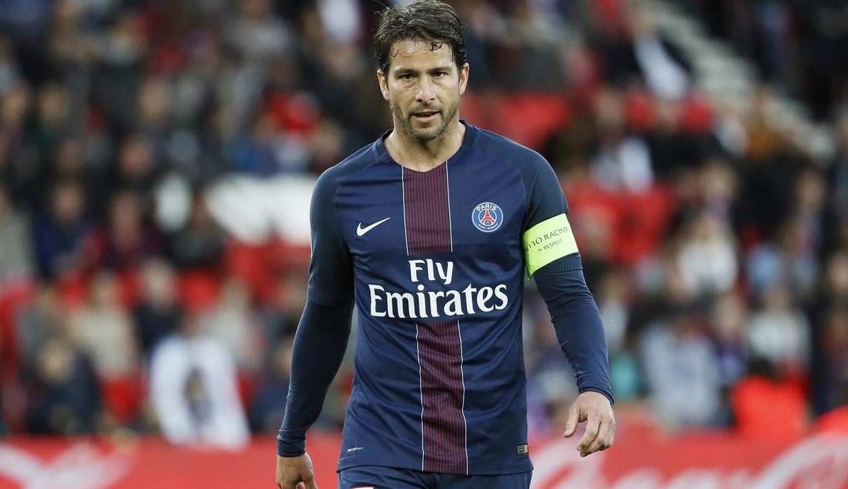 5. Maxwell – Pria berusia 37 tahun ini pernah berseragam Ajax Amsterdam, Inter Milan Barcelona dan Paris Saint Germain. Bersama Les Parisiens ada 14 trofi yang dipersembahkan. (AFP/Thomas Samson)