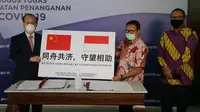 China Serahkan Bantuan Kemanusian Penanganan Covid-19