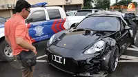 FOTO: Porsche-Sirion 'Bonyok' Usai Kecelakaan di SCBD