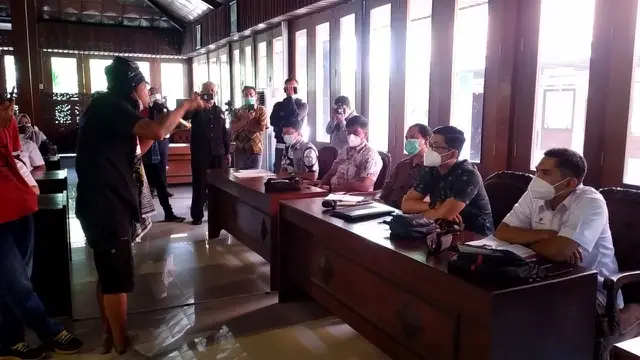 Suasana saat audiensi tindak lanjut pengelola SDA Blora untuk kesejahteraan masyarakat dan peningkatan PAD Blora. (Liputan6,com/ Ahmad Adirin)
