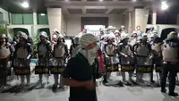 Demonstran Duduki Kantor Pertamina hingga Malam, Tuntut Transparansi Krisis BBM di Sulsel