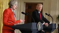 Presiden Donald Trump bersama Perdana Menteri Inggris Theresa May dalam agenda bilateral di London, pada Jumat 13 Juli 2018 (AP Photo)