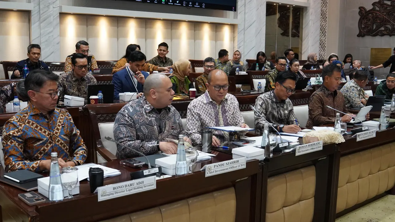 Danantara Indonesia menyampaikan Rencana Kerja dan Anggaran Perusahaan (RKAP) Tahun 2026 dalam Rapat Kerja bersama Pimpinan dan Anggota Komisi XI DPR RI. (Foto: Danantara)