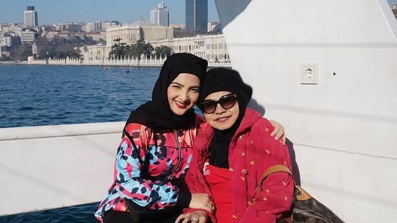 9 Artis Ini Dekat dengan Ibu Mertua, Ada Nagita Slavina dan Lesty Kejora