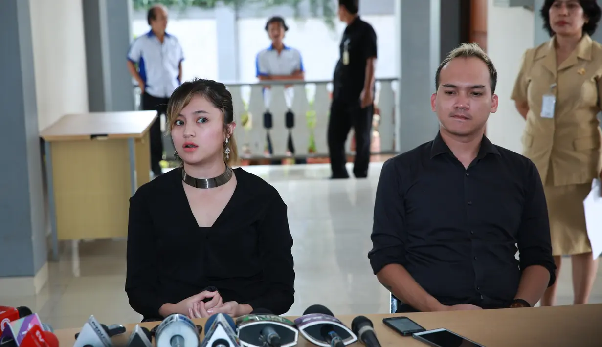 Marshanda menceritakan, bahwa dua tahun lalu semuanya baik-baik saja. Setelah perceraian, Chaca mengaku ganti HP dan hilang kontak dengan papanya. (Deki Prayoga/Bintang.com)