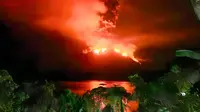 Gunung Ruang di Kabupaten Sitaro, Sulut, setidaknya sudah ada tiga kali erupsi eksplosif keluar dari kawah gunung api tersebut.