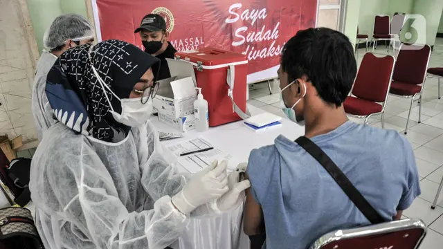FOTO: Capaian Vaksinasi Booster COVID-19 Jakarta Masih Rendah