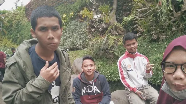 6 Foto Lawas Bintang Emon Sebelum Terkenal, Anak Pesantren