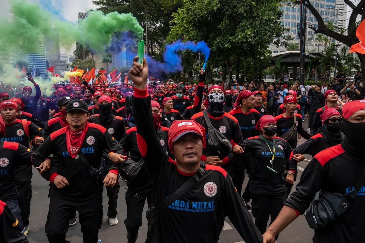 Kembali Berunjuk Rasa, Buruh Minta Kenaikan UMP 2025 Hingga 10 Persen